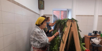 Швейная мастерская при Знаменском храме Томска помогает бойцам СВО - Администрация Томской области