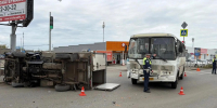 Пассажиры автобуса пострадали в ДТП с грузовиком в Свердловской области - Фото 1 - JustMedia