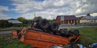 В Кирсановском округе КАМАЗ врезался в ограждение и перевернулся - Тамбовская жизнь