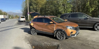 Автомобиль после аварии на улице - ИА Nord-News.Ru