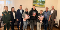 Сегодня в г. Клинцы вручили ордена Мужества семьям погибших при выполнении задач в ходе специальной военной операции.. - Администрация г. Клинцы