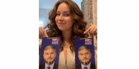 За депутата Облдумы агитирует декольте жены - SeverPost.ru