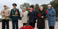 Ветераны-блокадники возложили цветы к Вечному огню в Нижнем Новгороде - Newsroom24.Ru