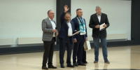 Глава Владимира и председатель горсовета вручили президенту «Дау Изолан» Михаилу Царфину знак «Почетный гражданин города» - 6tv.Ru