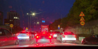 Нижегородцы застряли в огромных пробках перед спуском к метромосту - фото 1 - vGorodeN.Ru