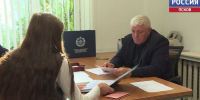 Сенатор Алексей Наумец провел прием граждан: более 20 обращений по выплатам, наградам и лечению - ГТРК Псков