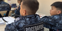 На Чукотке сотрудники регионального Управления Росгвардии провели тематическое занятие для учащихся профильного класса, приуроченное ко Дню языков народов России - Росгвардия