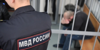 В Якутске мужчина отобрал у посетителя бара телефон и часы - Комсомольская Правда