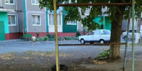 Юная курянка получила травму на детской площадке - Vkurske.Com