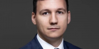 Александр Мудров выразил соболезнования родителям погибшего на уроке школьника - Комсомольская Правда