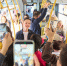 «Многоголосая Казань»: в общественном транспорте города прошел музыкальный флешмоб ко Дню языков народов России - Министерство культуры
