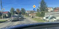 Жесткое ДТП в Туле: легковушка после удара вылетела с дороги и врезалась в ограждение - ИА Тульская пресса.Ru