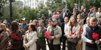 В Москве почтили память Расула Гамзатова возложением цветов к памятнику «Журавли» - Дагестанская правда