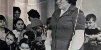 Mariya-Voldina-vystupaetso-svoimi-stikhami-pered-detmi.-g.-KHanty_Mansiysk.-1970_e-gg.jpg - Ханты Манси Мир