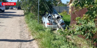 Пьяный водитель на Kia протаранил столб в Великих Луках - InformPskov.Ru