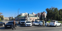 На площади Революции ловят любителей глухой тонировки - Gorod48.ru