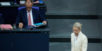Канцлер ФРГ и лидер АдГ поспорили в парламенте из-за РФ и Украины - M24.Ru