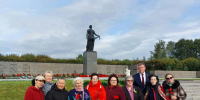 На Пискаревском кладбище Санкт-Петербурга почтили память кировских солдат - ГТРК Вятка