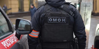 Сотрудники ОМОН «Авангард» столичного главка Росгвардии задержали мужчину с наркотиками на севере Москвы (видео) - Росгвардия