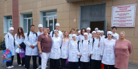 Будущие медики познакомились с больницей Новозыбкова - Газета Маяк