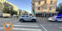В центре Ростова кроссовер на «зебре» сбил пенсионера - DonDay.Ru