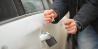 В Уфе мужчина обокрал незапертый автомобиль почти на 90 тысяч рублей - Комсомольская правда