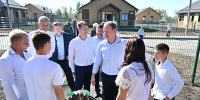 Жители поселка Светлого Тальменского района показали Губернатору Алтайского края Виктору Томенко свои новые дома - Администрация Алтайского края