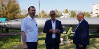 В Свирске в рамках инициативных проектов благоустраивают скверы памяти и спортивную площадку - Законодательное Собрание