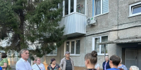 От холодных квартир до шумного бара. Александр Терентьев и Евгения Боровикова взяли под контроль обращения жителей по ул. Георгиева, 10 - Справедливая Россия