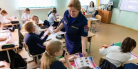 Новый учебный год — старт безопасного будущего: московские спасатели провели открытые уроки в школах - Район Арбат
