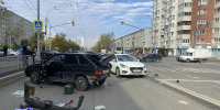 В Екатеринбурге перевернулся автомобиль на улице Крауля - ИА Уральский меридиан