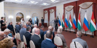 Владислав Шапша вручил государственные награды  - Администрация города