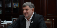 УСМАН БАШИРОВ ПРОВЕЛ ВСТРЕЧУ С ГЛАВОЙ ГУДЕРМЕССКОГО РАЙОНА ХАМЗАТОМ МАГАМАДОВЫМ - Министерство труда, занятости и соцразвития