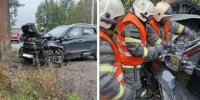 пожарные вырезают аккумулятор в авто после дтп - Петрозаводск говорит