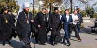 Мэр и митрополит провели греческим священникам экскурсию по Челябинску - Вечерний Челябинск