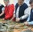 Ученики Верхнеуслонской школы плетут маскировочные сети для бойцов СВО - Волжская новь