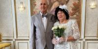 В Саратове поздравили семью, которая прожила в браке 60 лет (познакомились они в Киргизии) - ИА Версия-Саратов