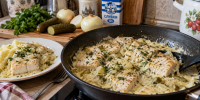 Минтай больше не жарю — тушу с луком и сливками: семья просит повторять снова и снова - Pg11.Ru