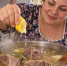 Как варить мясо, чтобы оно таяло во рту и готовилось в 2 раза быстрее: лайфхак с лимоном, знакомый еще бабушкам - Progorod58.Ru