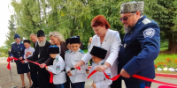 В школе посёлка Корнево открыли мурал, посвящённый казачьему генералу, атаману Матвею Платову - Единая Россия