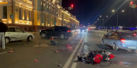 На Нижне-Волжской набережной мотоцикл разбился после удара о Kia Rio - ProGorodNN.Ru