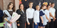 В День знаний председатель Тимского районного суда приняла участие в торжественной линейке в МКОУ «Становская СОШ» - Тимский районный суд