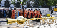 Виталий Королев принял участие в установке купола и креста собора в Твери - Комсомольская Правда
