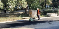 В Махачкале продолжают устранять локальные разрушения дорожного полотна - Махачкалинские известия