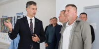 Александр Шуваев проверил, как проходит восстановление школы «Формула Успеха» в Таврово - БелПресса