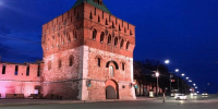 Парень выстрелил из сигнальной ракетницы в нижегородский кремль - фото 1 - vGorodeN.Ru
