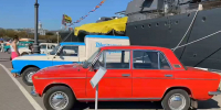 На набережной Новороссийска выставка ретро-автомобилей расскажет о развитии отечественного автопрома - Город-герой Новороcсийск