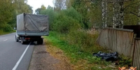 Под Тверью мотоциклист не смог объехать "Газель" и разбился насмерть - Комсомольская Правда
