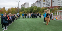 В школе № 23 Мурманска открыли новую спортплощадку с футбольным полем и тренажёрами - Вечерний Мурманск