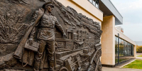 Станцию метро «Бульвар Генерала Карбышева» украсили 12 барельефов - Правительство Москвы
